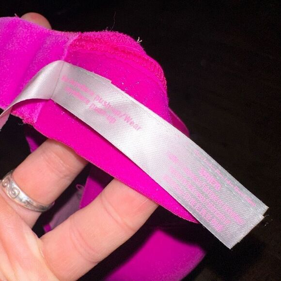 Victoria’s Secret hot pink wear everywhere 32D push-up bra - Picture 3 of 3